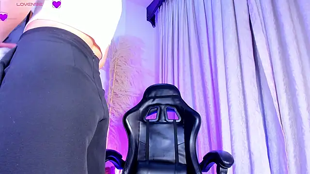 alejagarcia_'s cam snapshot