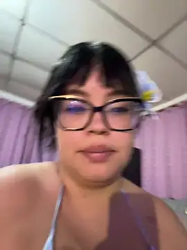 Emily_Taylor2's cam snapshot