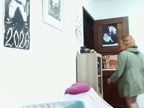 ViioletaMora live sex cam