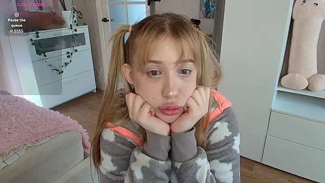 linaloon's cam snapshot