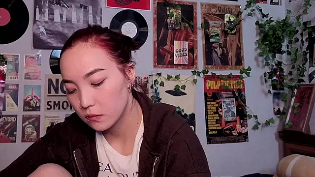 OdetteBiddy's cam snapshot