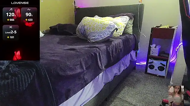 Blondiewithanass's cam snapshot