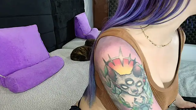 karlamoon23's cam snapshot