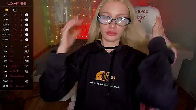 AnyaTaylor_'s cam snapshot