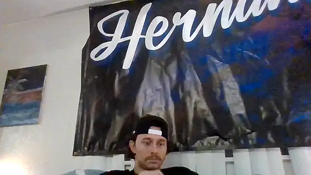 Tallhungandcloudy's cam snapshot