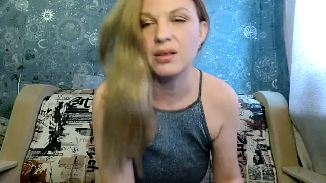 BlondeFox live sex cam