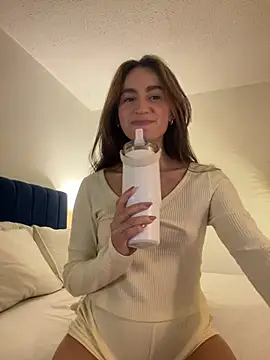 Lovinggirl_'s cam snapshot