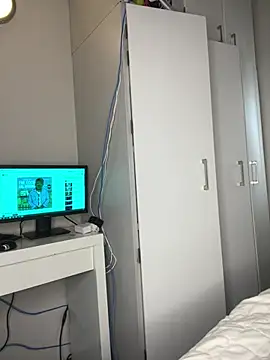 Bustygoddess32 live sex cam