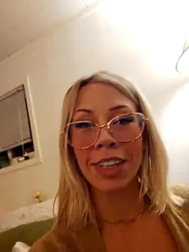 sunshinekissxo live sex cam