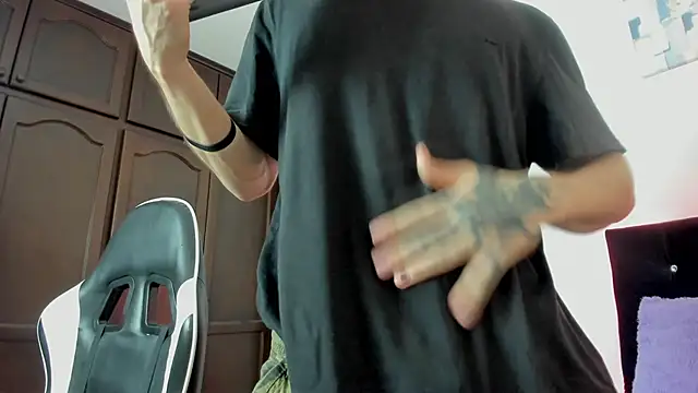 eren_jeager live sex cam