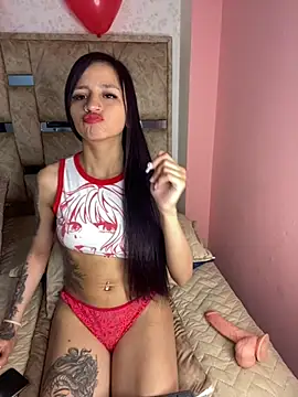 Lauraaa_pink18's cam snapshot