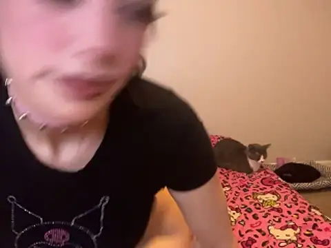 strwbrrymilk live sex cam