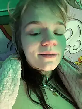 Cutiepiespanks's cam snapshot