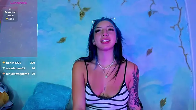 SaturnooStonee's cam snapshot