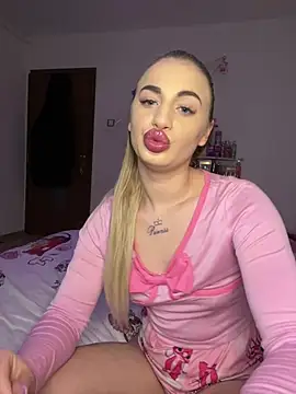 RuxyCatrina's cam snapshot