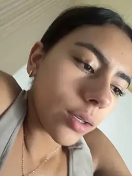 Lilybeeth live sex cam