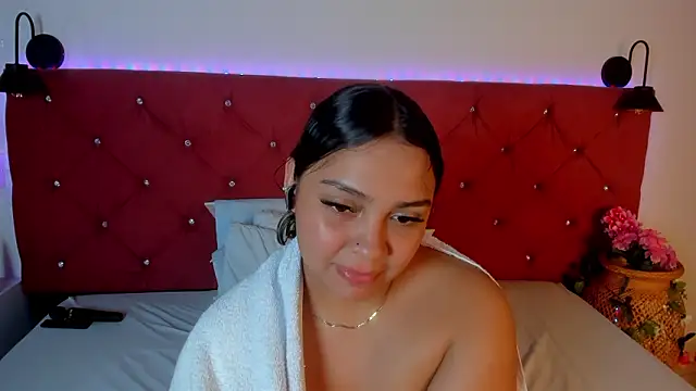 Abril_Gomez06's cam snapshot