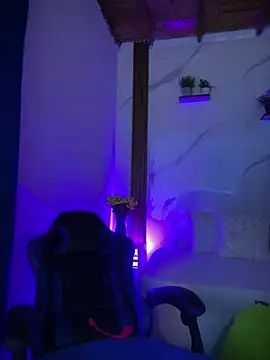 elizaferrer_'s cam snapshot