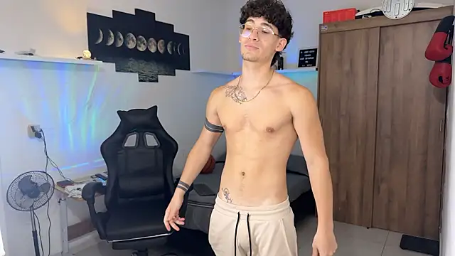 Kisan_Smith live sex cam