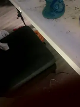 SexuallyExplicit live sex cam