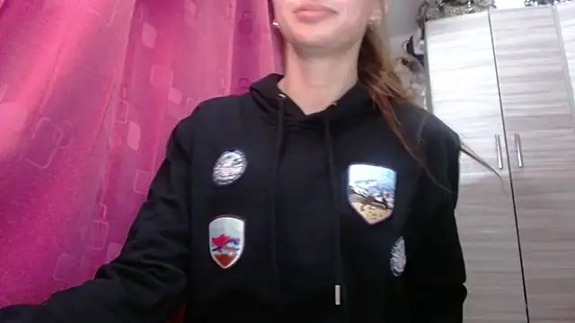 holy_juli's cam snapshot