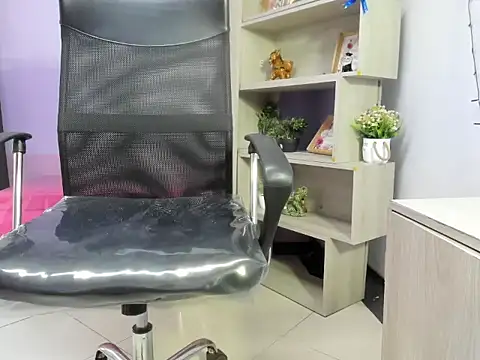 BellaLovee_'s cam snapshot