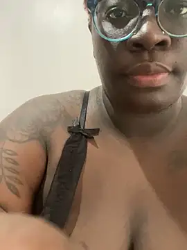 Toomuch_Squirt live sex cam