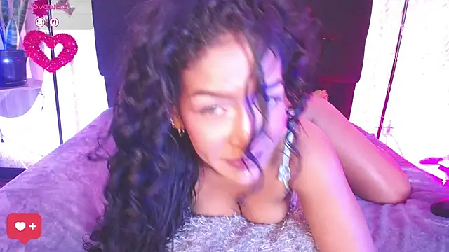 alicee_laurent's cam snapshot