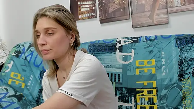 Tenderly_Sophie's cam snapshot