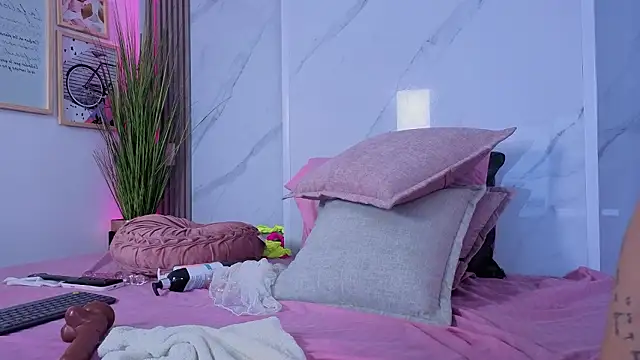 Chlooee__'s cam snapshot