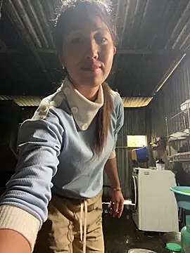 Huong-Ly's cam snapshot