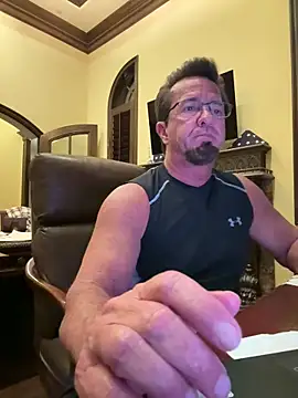 sluttydylan live sex cam