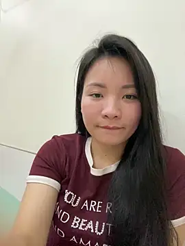 Bee_Yellow00's cam snapshot