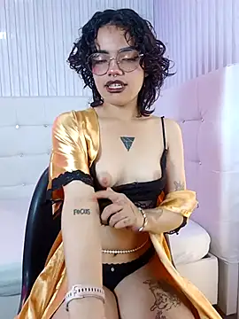 KittyLatina_02's cam snapshot