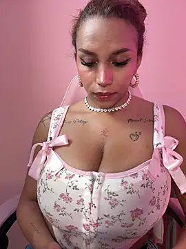 MadeleineSanez live sex cam