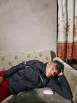 Franklin111230 live sex cam