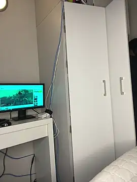 Bustygoddess32 live sex cam