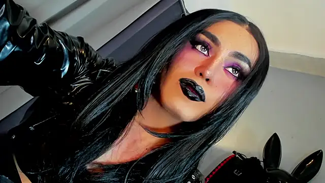 DominaAurumXXX live sex cam