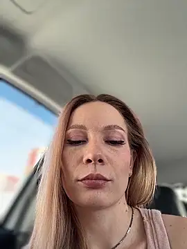 LavenderHot's cam snapshot