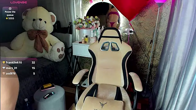 LeyaKale's cam snapshot