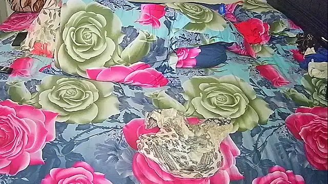 Younger_Couples's cam snapshot