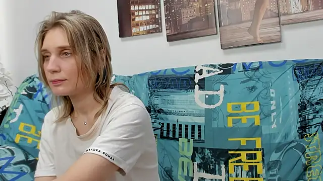 Tenderly_Sophie's cam snapshot