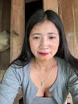 ThiHa003 live sex cam