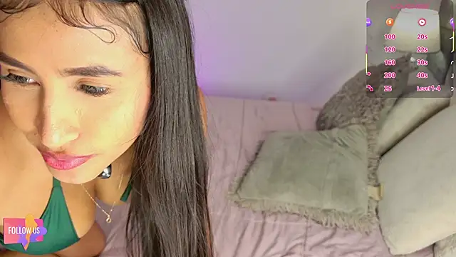 Alexawhiittee's cam snapshot