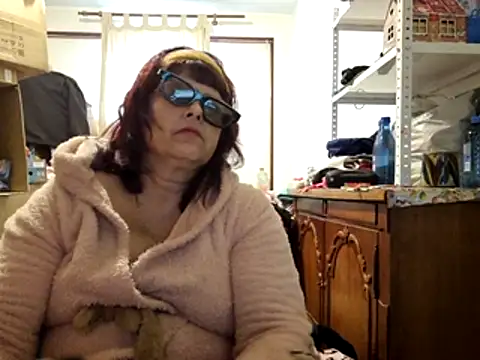 Samantha_Squirt@xh live sex cam