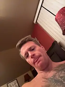 DILFiGuess1 live sex cam