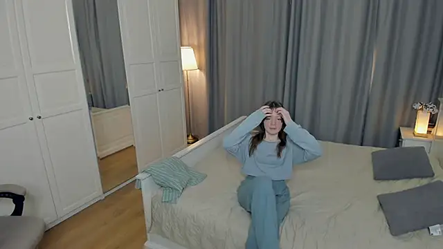 LavenderMitten's cam snapshot