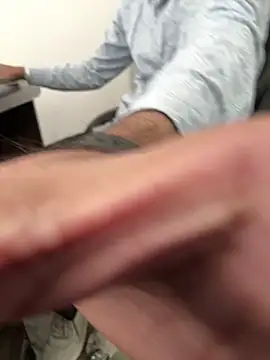 Ronny69y live sex cam