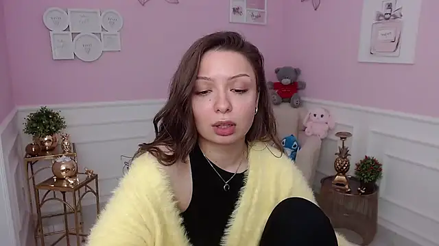 LucySkilar live sex cam