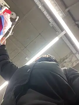 CrazzyChicks live sex cam